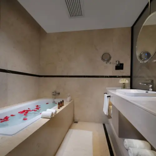 Habitación ejecutiva con cama doble y vistas a la luz de la luna en Lotus Pond